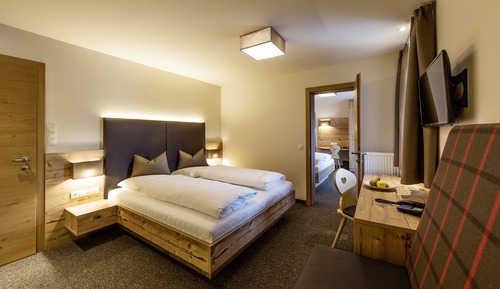 Family Room, 2 Bedrooms