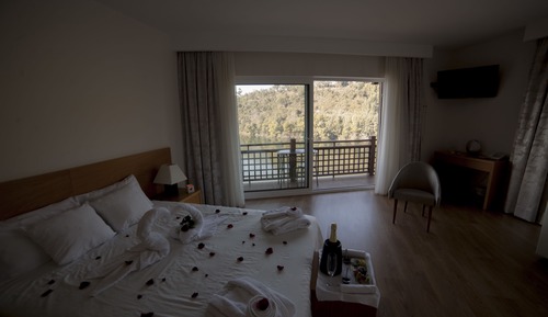 Panoramic Suite, River View