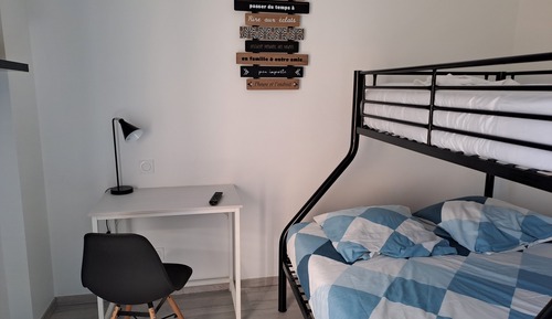 Room (Petit-Verdot)
