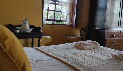 Traditional Cottage, 2 Bedrooms, Garden Area (CASA da ADEGA)
