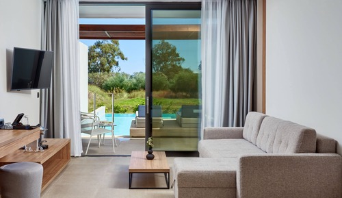 Junior Suite, Private Pool, Garden View