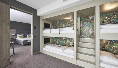 Family Room, 2 Bedrooms
