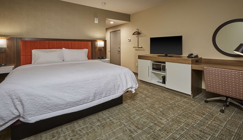 Room, 1 King Bed, Accessible (Hearing)