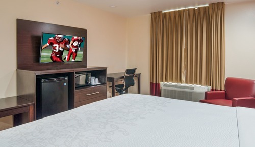Superior Room, 1 King Bed, Kitchenette (Smoke Free)