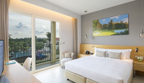 One-Bedroom Suite - Free Shuttle Airport Drop-off