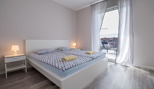 Family Apartment, Terrace, Partial Sea View (Lime)