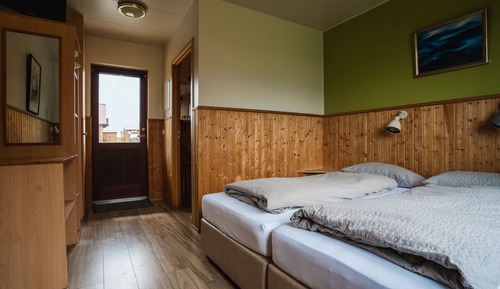 Double Room, 2 Twin Beds, Private Bathroom
