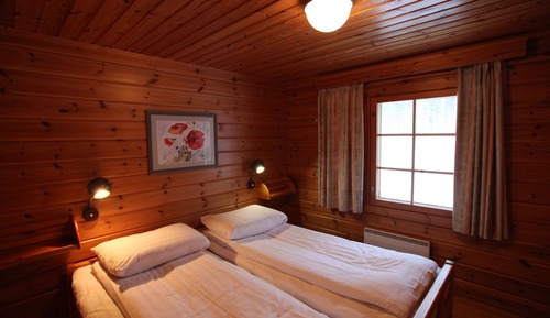 Traditional Bungalow, 2 Bedrooms, Partial Lake View