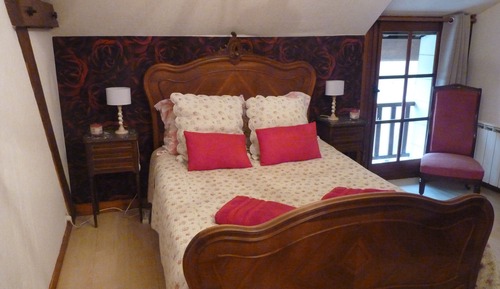 Room (La Pivoine)