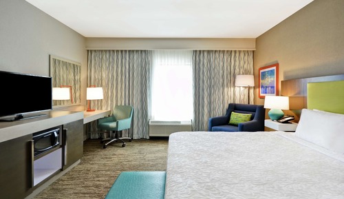 Room, 1 King Bed, Accessible, Refrigerator & Microwave