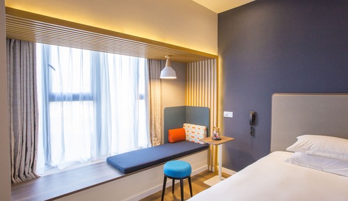 Standard Room, 2 Twin Beds, City View (Minifridge)