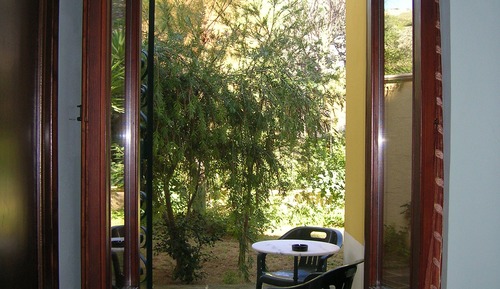 Comfort Room, 1 Queen Bed, Garden View