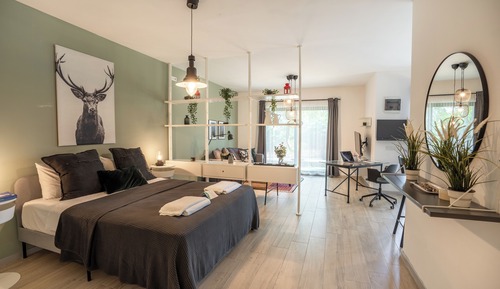 Exclusive Studio, Patio, Garden View