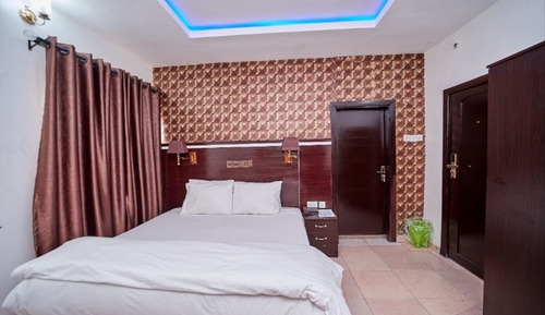 Luxury Suite