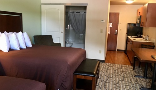 Deluxe Studio Suite, 2 Queen Beds, Kitchenette