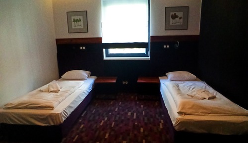 City Twin Room, 2 Twin Beds, Kitchenette
