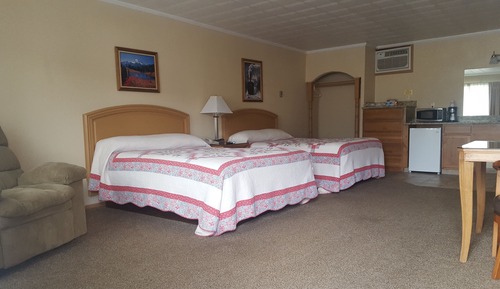 Pet Room, 2 Queen Beds