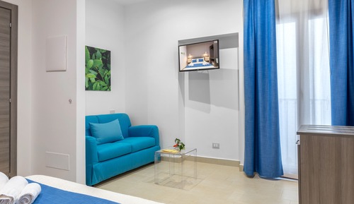 Deluxe Triple Room, 1 Bedroom, Refrigerator