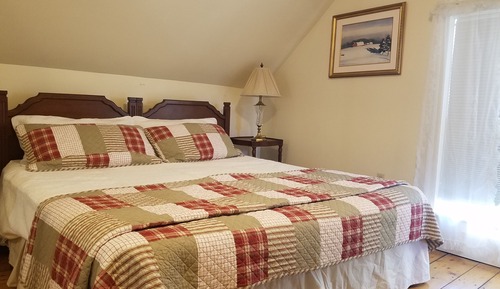 Comfort Room, 1 King Bed, Private Bathroom