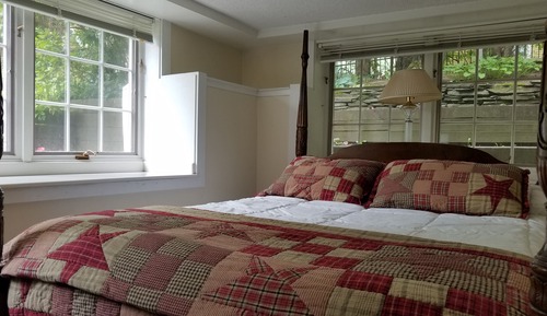 Comfort Room, 1 Queen Bed, Private Bathroom