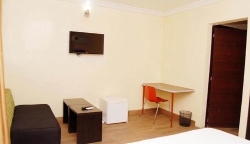 Deluxe Suite