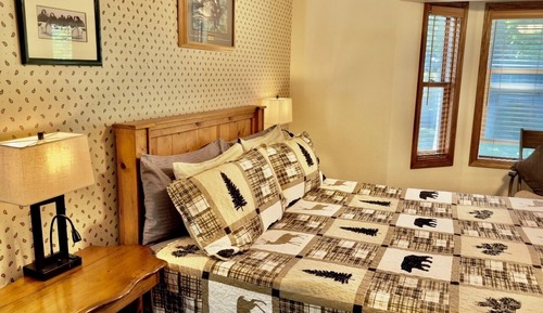 Hunters Glen Room, 1 King Bed, Ground Floor