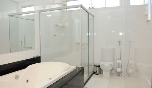 Elite Apartment, Bathtub