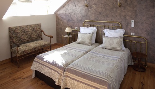 Room (Neouvielle)