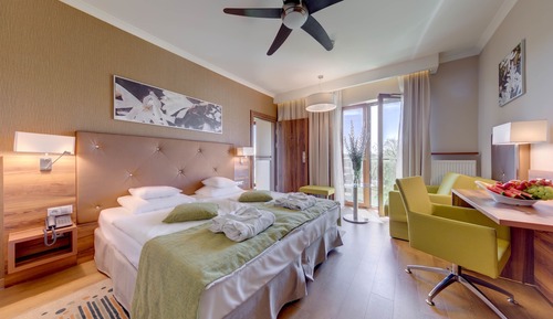 Single Room, Balcony