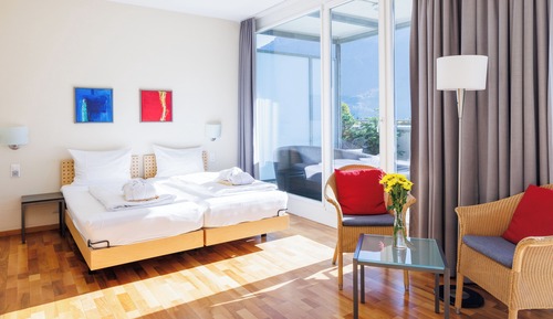 Deluxe Studio, 2 Twin Beds, Balcony