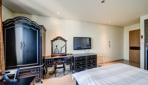 Standard Double Room, 1 Queen Bed, Kitchenette, Annex Building