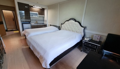 Basic Twin Room