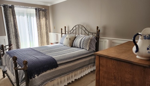Superior Room, 1 Queen Bed, Private Bathroom