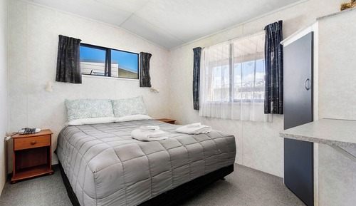 2 Bedroom Motel (Sleeps 4)	
