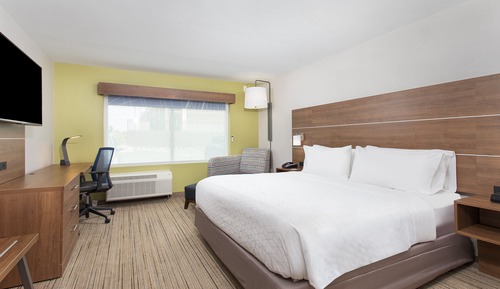 Standard Room, 1 King Bed, Accessible (Mobility, Roll-In Shower)