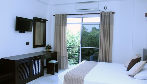 Deluxe Double Room, Garden View