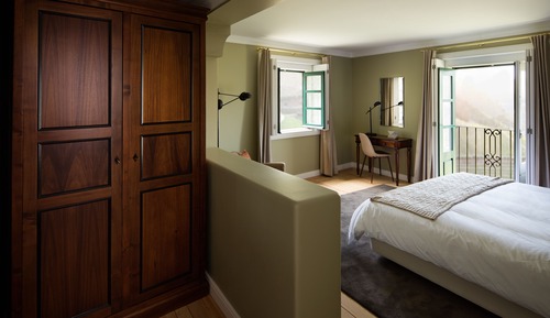 Exclusive Double or Twin Room, River View (Juniper)