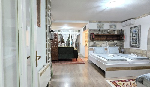Studio, Terrace
