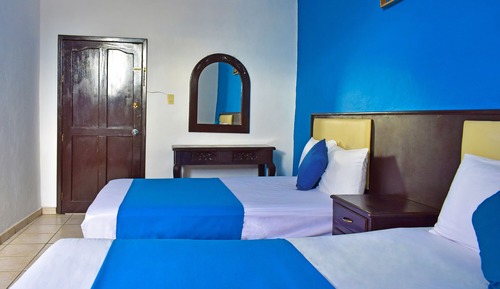 Standard Room, 2 Double Beds, Ensuite