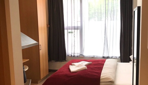 Standard Studio, Kitchenette