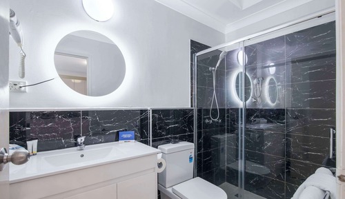 Standard Queen Room