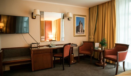 Deluxe Double Room, 1 King Bed, Terrace