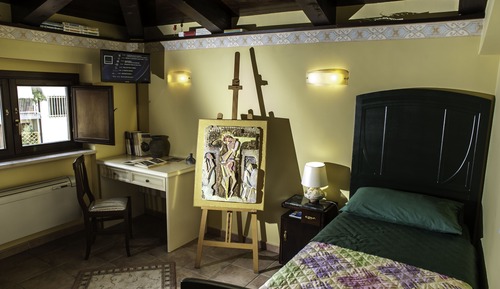 Triple Room, Connecting Rooms