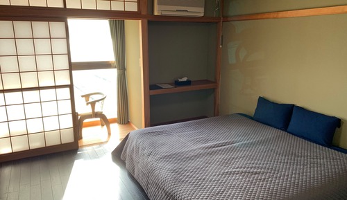 Comfort Room 1 King bed, Non Smoking, Lake View