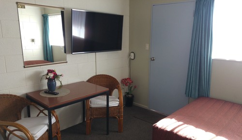 Standard Studio Unit 8