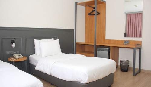 Standard Twin Room
