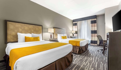 Suite, 2 Queen Beds, Accessible, Bathtub