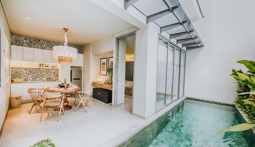 Honeymoon Villa, 1 King Bed, Pool View