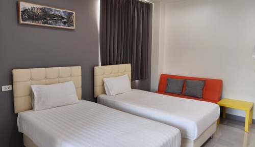 Standard Twin Room