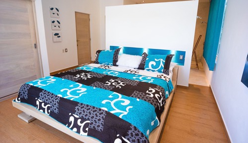 Casa Horizon: 3-Bedroom Villa with Pool